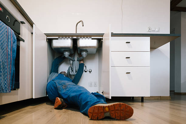 Professional Emergency Plumber technician working in Mulvane, KS
